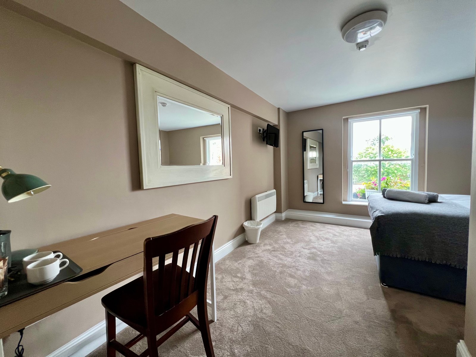 img of deluxe double room