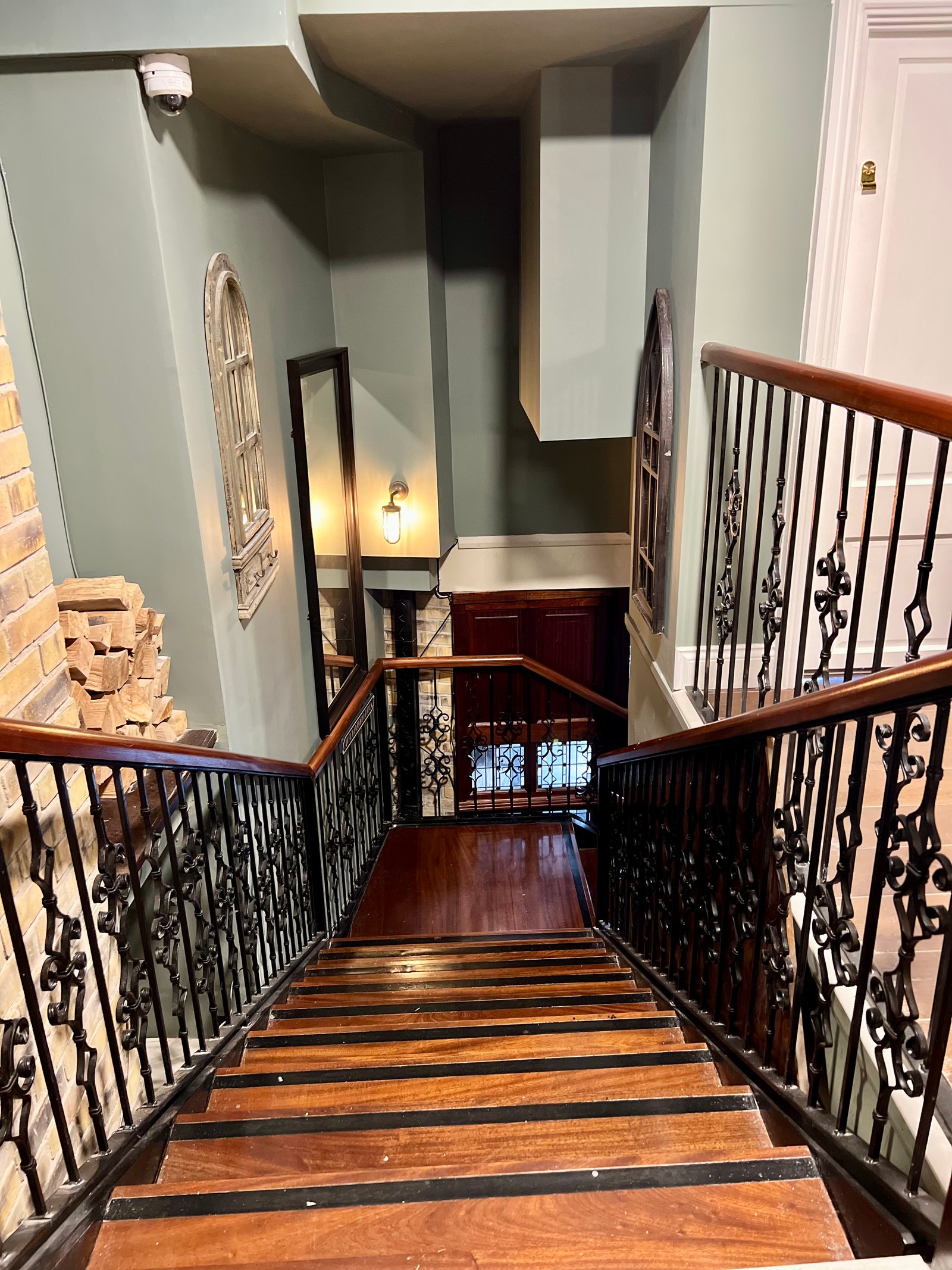 img of stairs